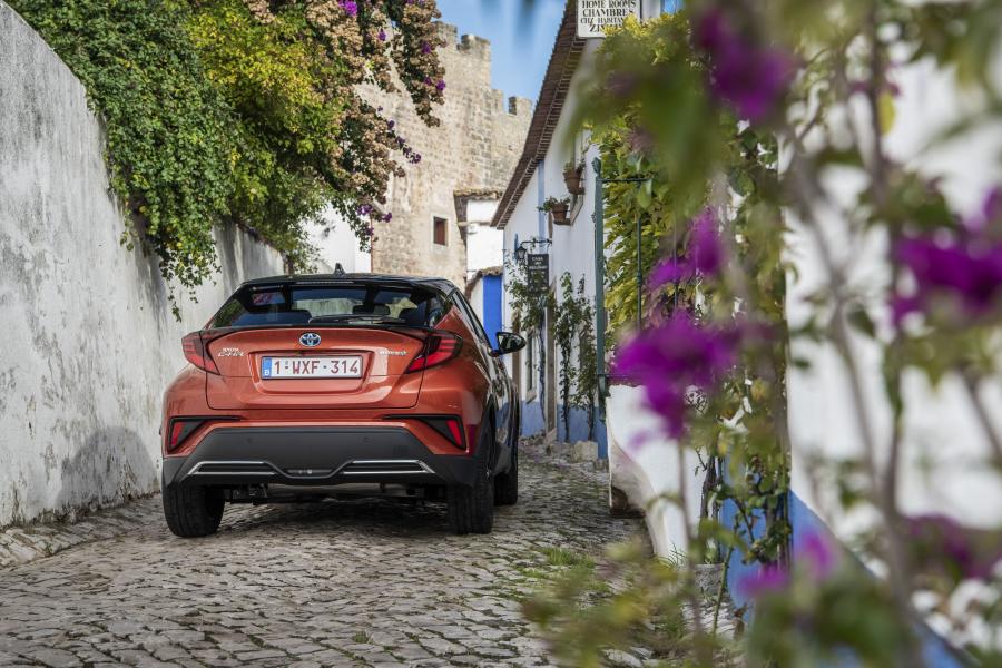  Toyota C-HR Hybrid 2019 года  (WW) (фото 42 из 174)